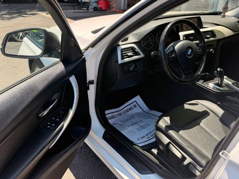 Used 2014 BMW 320i xDrive Sedan AWD/4WD image 7