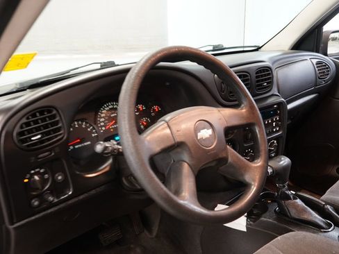 Used 2008 Chevrolet TrailBlazer LT w/ Sun And Sound Package AWD/4WD image 6