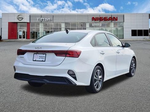 Used 2024 Kia Forte LXS FWD image 4