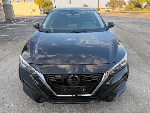 Used 2020 Nissan Sentra SV image 2