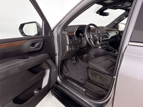 Used 2022 Chevrolet Tahoe High Country image 3