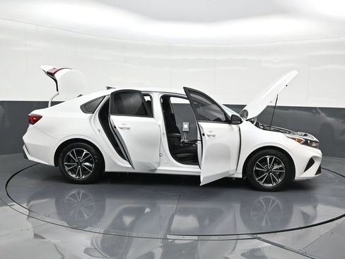 Used 2022 Kia Forte LXS image 34