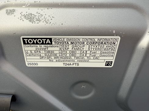 Certified 2025 Toyota 4Runner TRD Off-Road Premium image 36