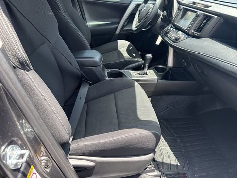 Used 2017 Toyota RAV4 XLE FWD image 13