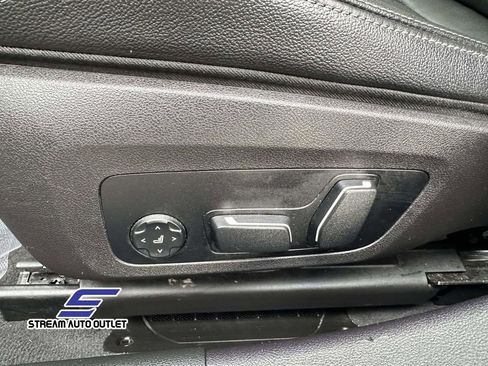 Used 2024 BMW 330i xDrive Sedan w/ Convenience Package image 19