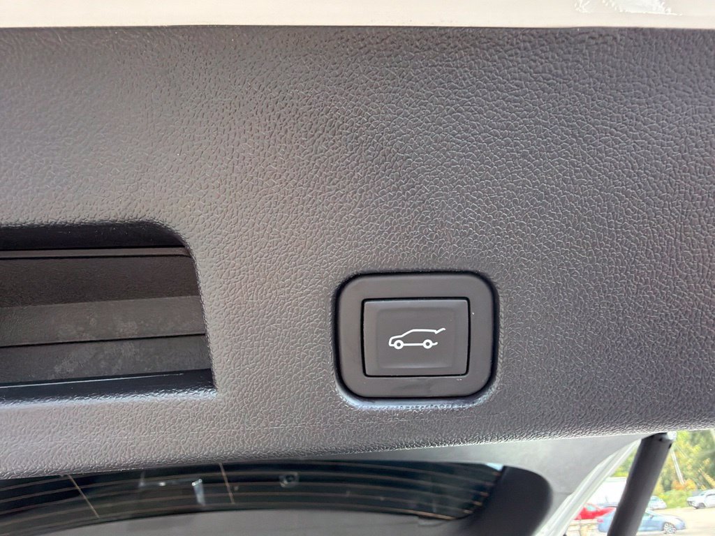 Used 2026 GMC Acadia Elevation w/ Elevation Premium Package FWD image 35