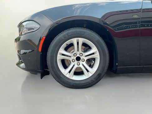 Used 2018 Dodge Charger SXT RWD image 29