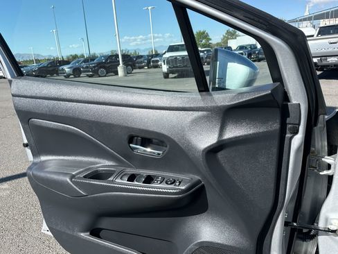Used 2025 Nissan Versa SV FWD image 12