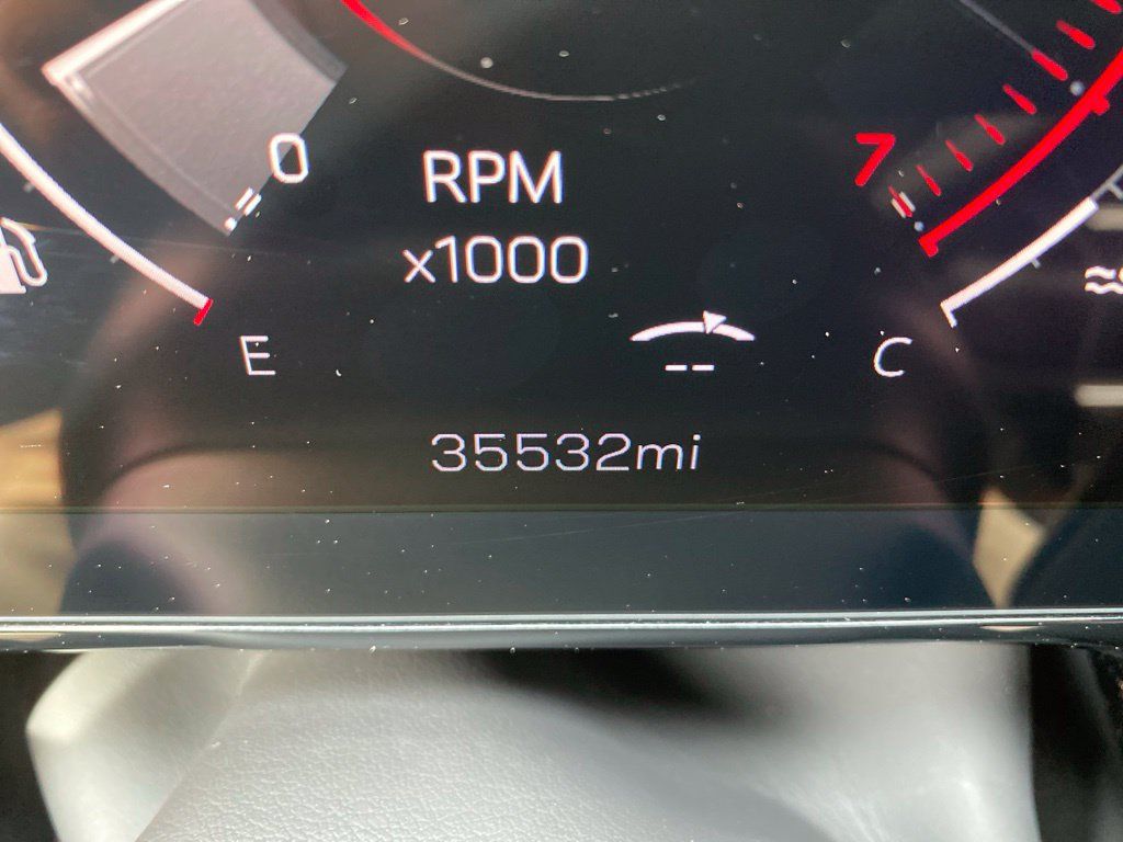 Used 2025 GMC Yukon Denali AWD/4WD image 6