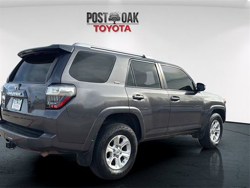Used 2016 Toyota 4Runner SR5 image 7