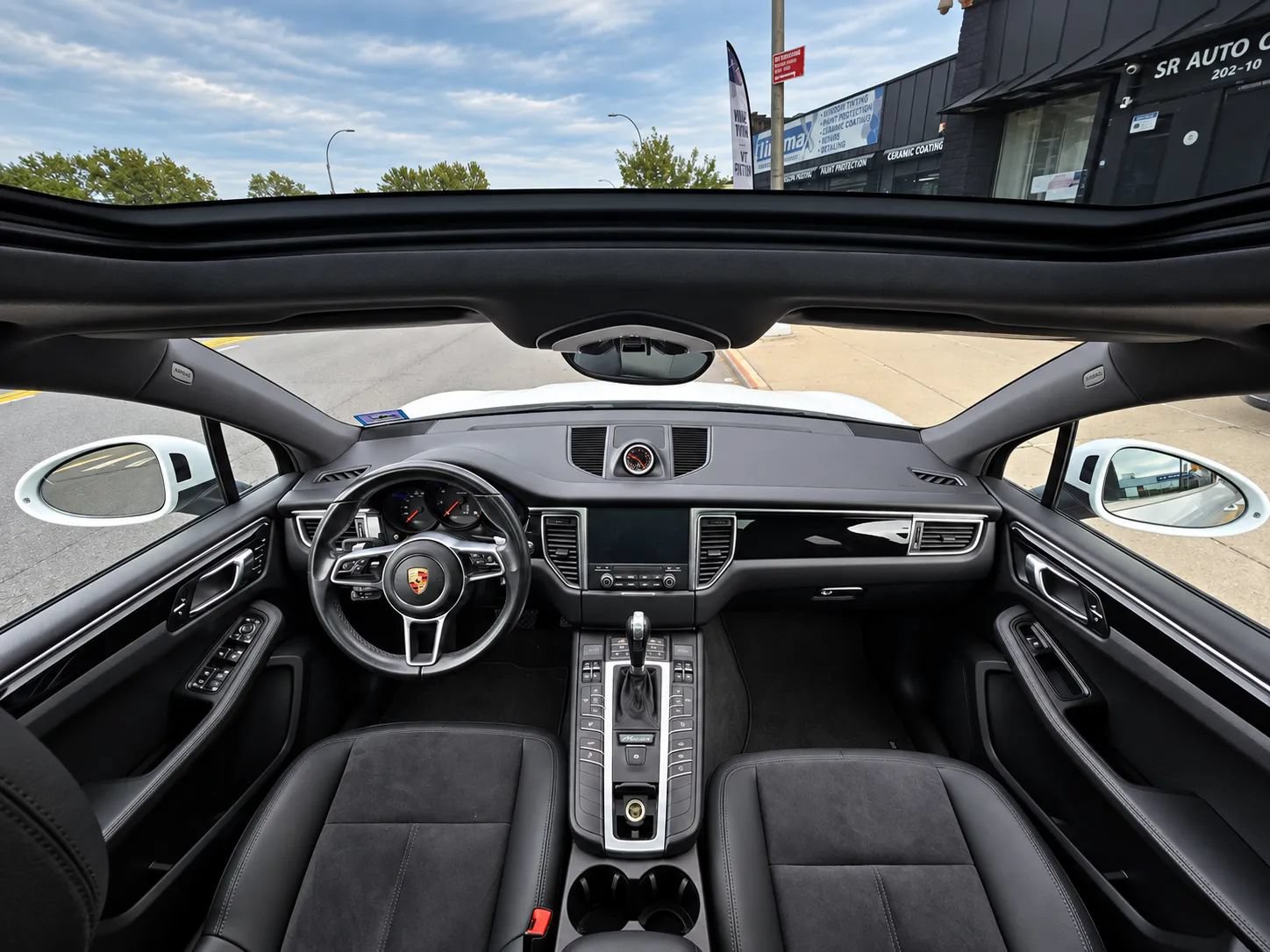 Used 2017 Porsche Macan AWD/4WD image 39