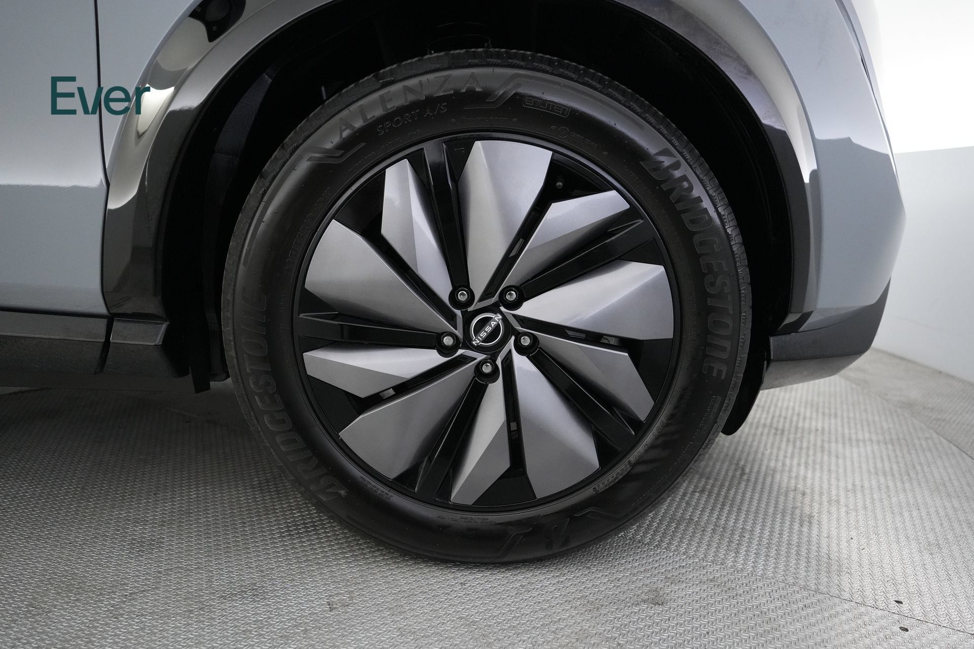 Used 2023 Nissan Ariya FWD image 20