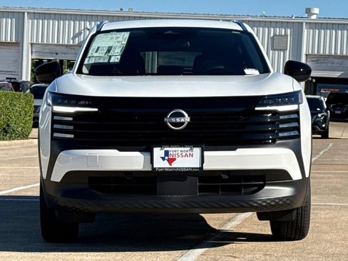 Used 2026 Nissan Kicks SV w/ Charging Package FWD image 2