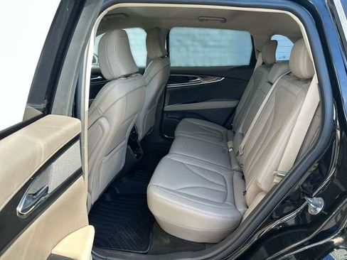 Used 2023 Lincoln Nautilus AWD w/ Premium Package image 23