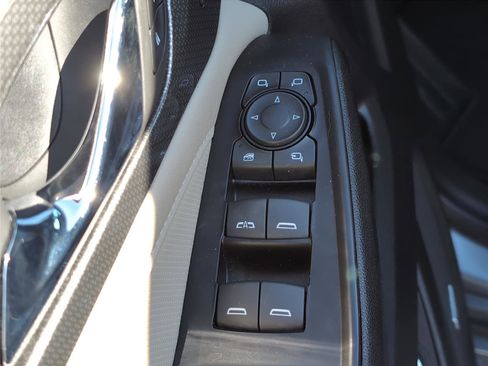 Used 2023 Chevrolet Traverse Premier image 12