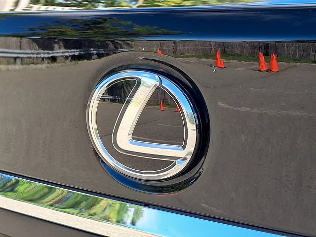 Used 2024 Lexus ES 350 w/ Premium Package FWD image 29
