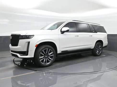 Used 2021 Cadillac Escalade ESV Sport RWD image 1