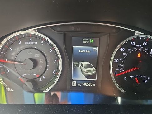 Used 2017 Toyota Camry XSE w/ Advanced Technology Package image 6