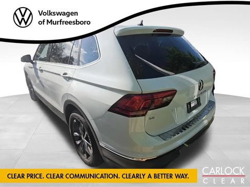 Used 2023 Volkswagen Tiguan SE w/ Panoramic Sunroof Package FWD image 6
