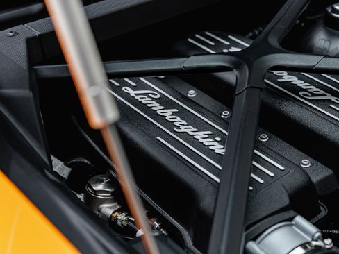 Used 2023 Lamborghini Huracan EVO RWD image 34