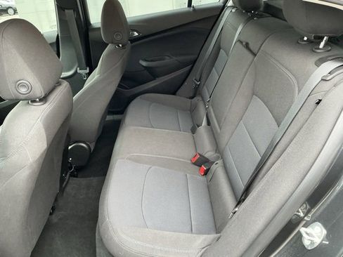 Used 2018 Chevrolet Cruze LT w/ Convenience Package image 11
