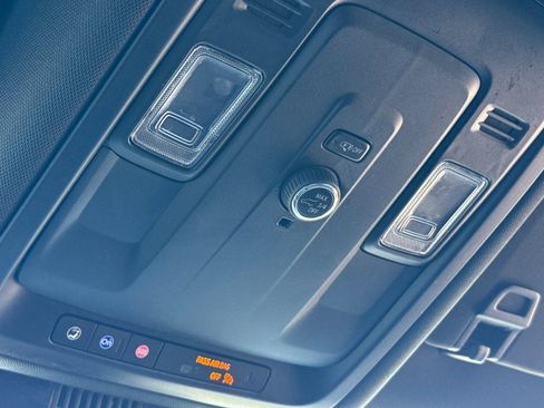 Used 2025 Chevrolet Tahoe Z71 image 24