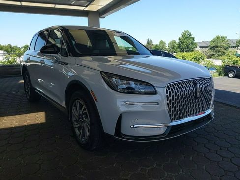 Used 2025 Lincoln Corsair AWD w/ Equipment Group 101A image 4