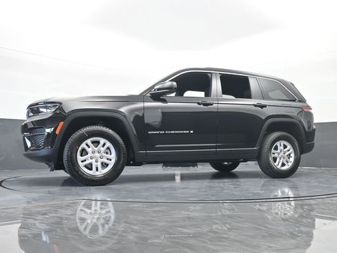 Used 2025 Jeep Grand Cherokee Laredo image 50