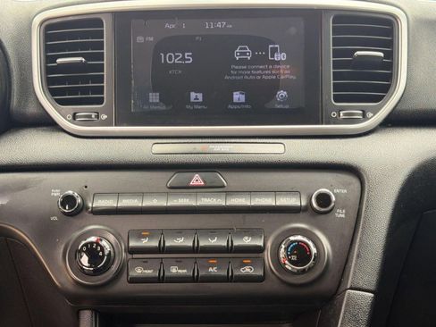 Used 2020 Kia Sportage LX image 18