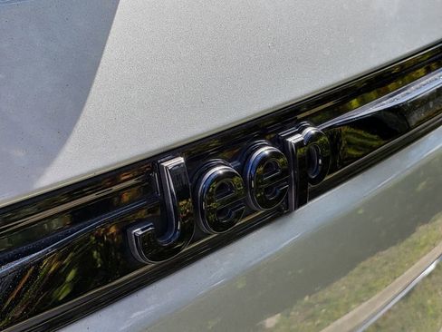 Used 2022 Jeep Grand Cherokee Altitude image 6