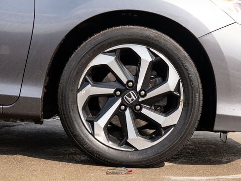 Used 2017 Honda Accord EX image 9