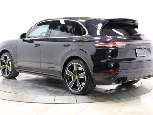 Used 2021 Porsche Cayenne Turbo S AWD/4WD image 71