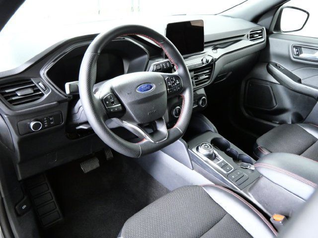 Certified 2025 Ford Escape ST-Line AWD/4WD image 3