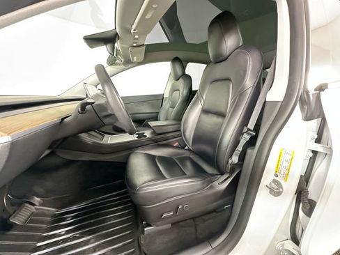 Used 2022 Tesla Model Y Long Range AWD/4WD image 4