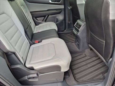 Used 2025 Volkswagen Atlas Cross Sport SEL R-Line AWD/4WD image 20