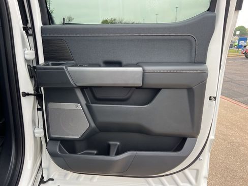 Used 2025 Ford F150 Lariat w/ Equipment Group 501A Mid image 14