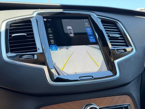 Certified 2023 Volvo XC90 T8 Plus w/ Protection Package Premier AWD/4WD image 17