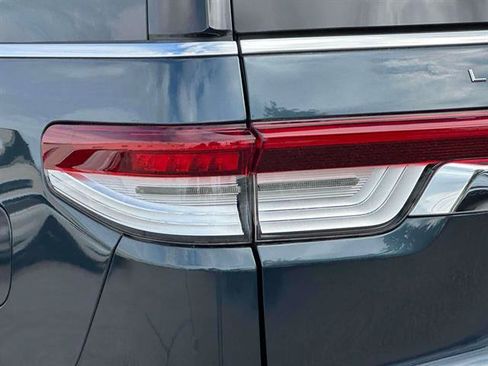 Certified 2022 Lincoln Navigator L Reserve AWD/4WD image 32