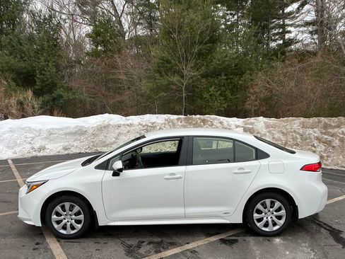 New 2026 Toyota Corolla LE image 2