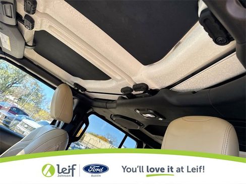 Used 2018 Jeep Wrangler Unlimited Sahara image 20