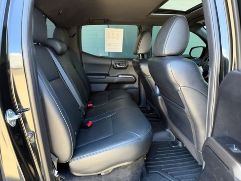 Used 2021 Toyota Tacoma Limited w/ Nightshade Package AWD/4WD image 13
