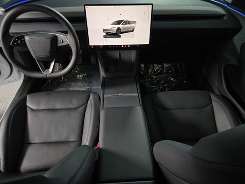 Used 2025 Tesla Model 3 Long Range RWD image 4