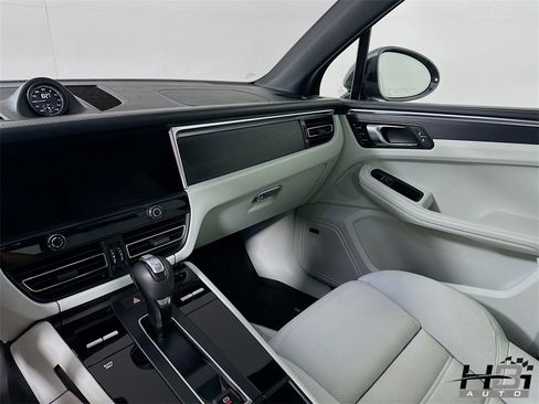 Used 2024 Porsche Macan GTS w/ Premium Plus Package image 17