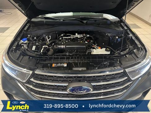 Used 2024 Ford Explorer XLT w/ Equipment Group 202A AWD/4WD image 30