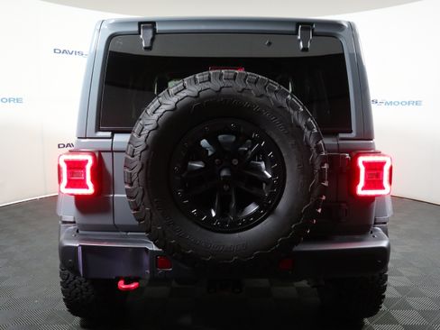 Used 2024 Jeep Wrangler Unlimited Rubicon AWD/4WD image 7