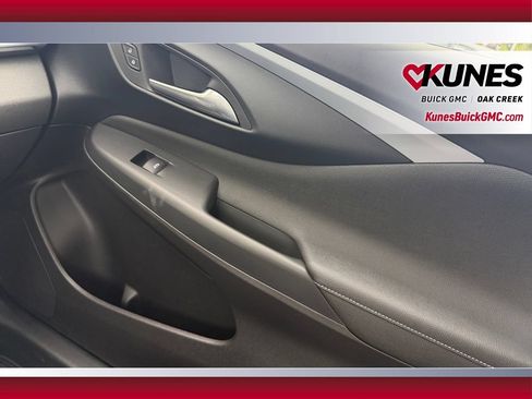 Used 2025 Buick Envista Preferred w/ Convenience I Package FWD image 35