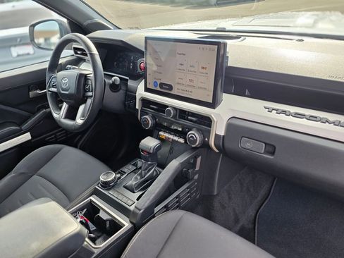 Used 2024 Toyota Tacoma TRD Sport w/ TRD Sport Upgrade Package image 9