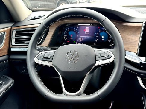 New 2026 Volkswagen Atlas SE FWD image 19