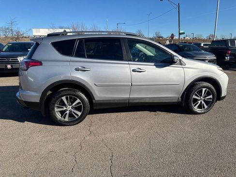 Used 2018 Toyota RAV4 XLE image 8