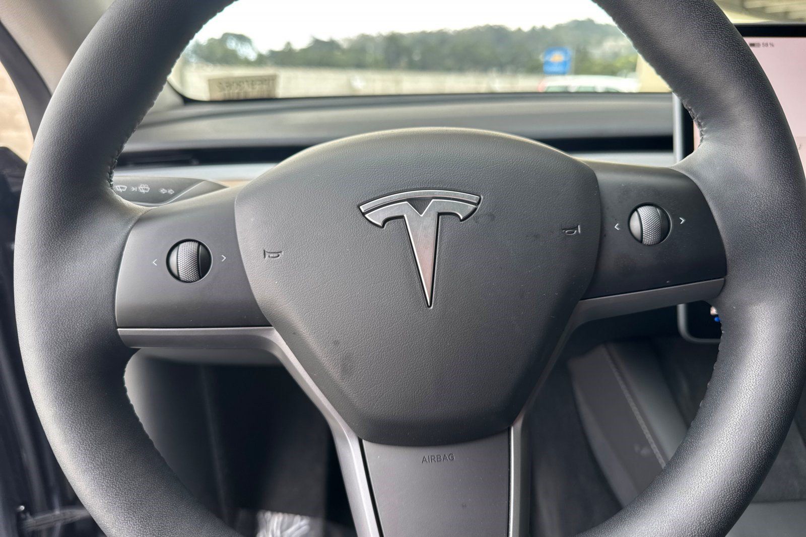 Used 2023 Tesla Model Y 2WD image 10